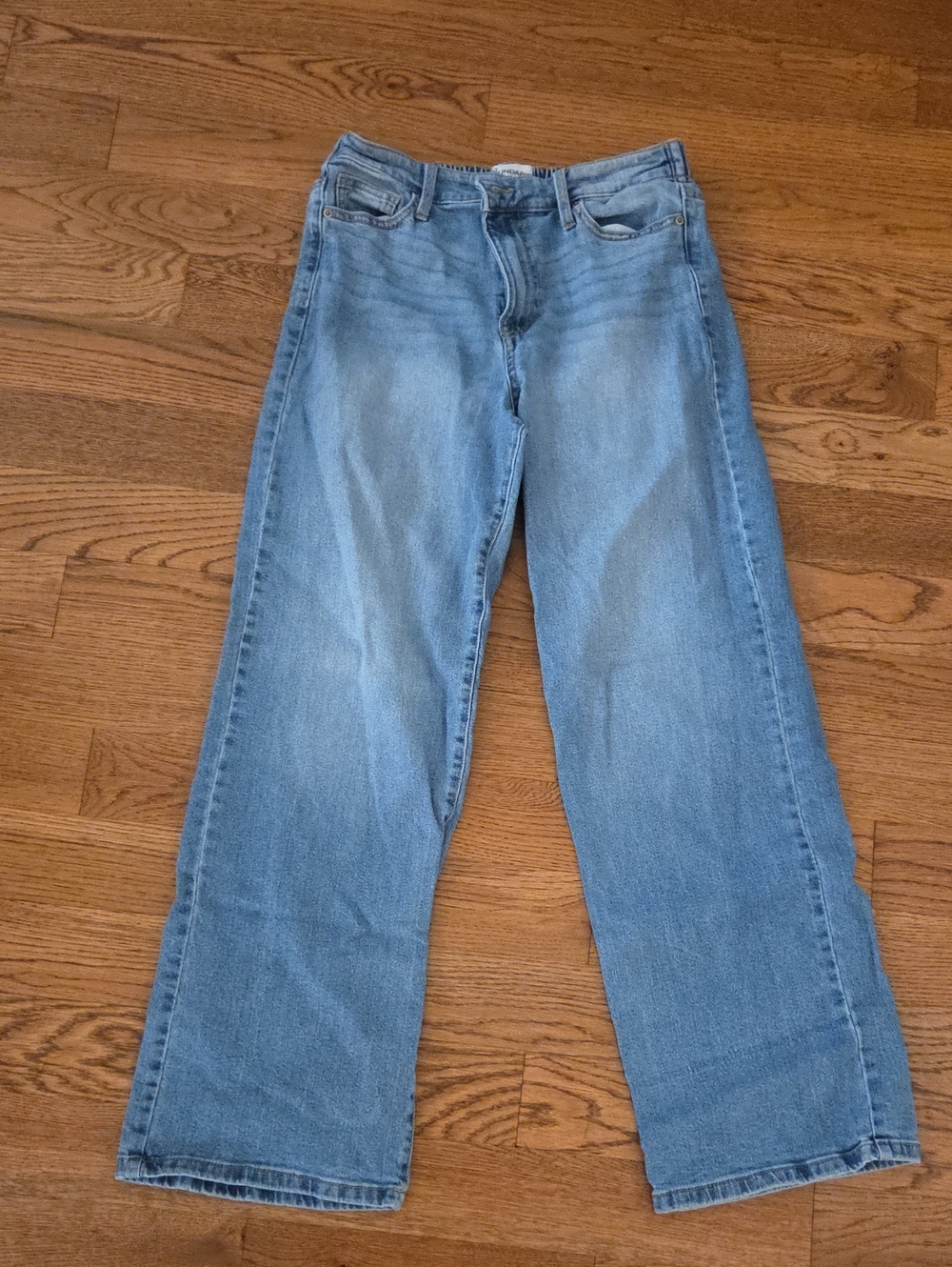 No Boundaries Women's Straight-Leg Jeans in Light Blue